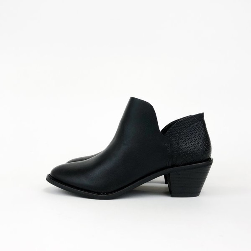 Kelsi Dagger Brooklyn Kenmare Bootie Distressed Leather Size 7.5